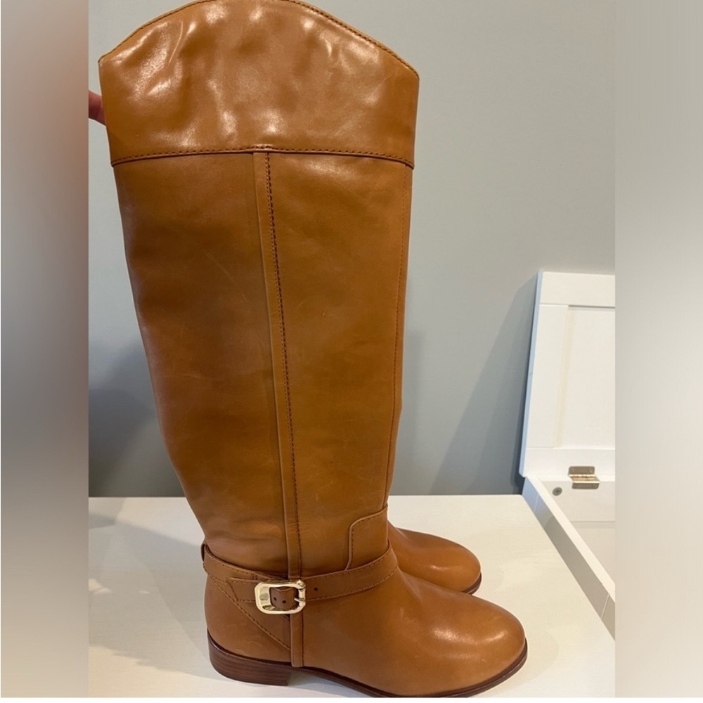 🏷️ Vince Camuto Ovarlym Riding Boot in Light Cognac Size 7.5